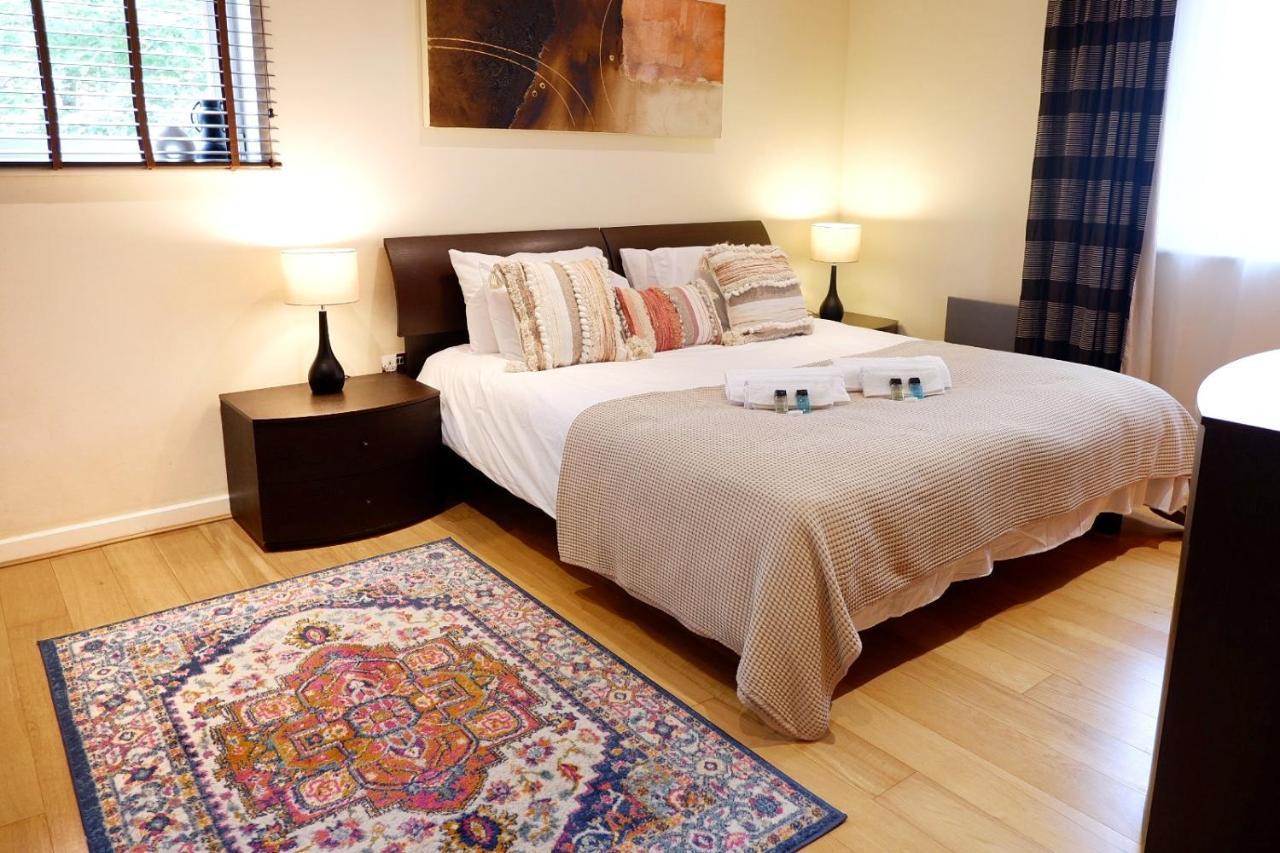 Stunning Apartment Close To Cambridge Station With Free Parking! Kültér fotó
